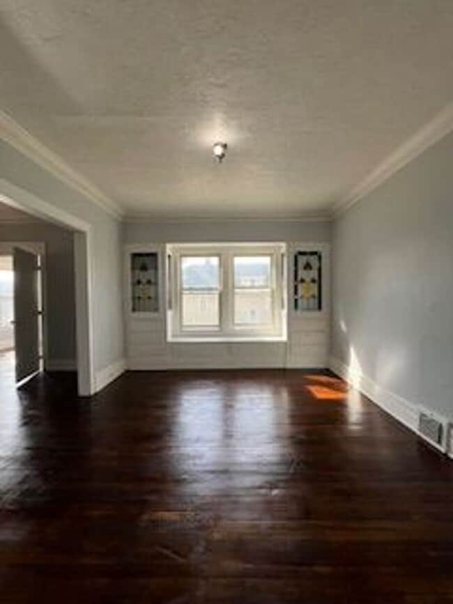 Building Photo - 3341 Desota Ave