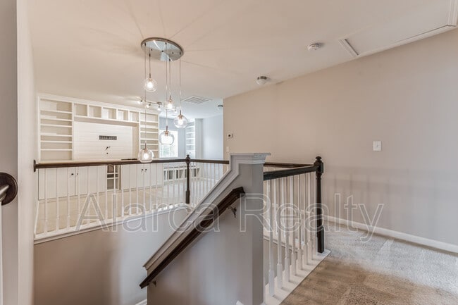 Building Photo - 7419 Canova Ln