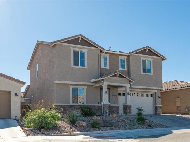 Building Photo - 3 Bedroom, 2.5 Bath
