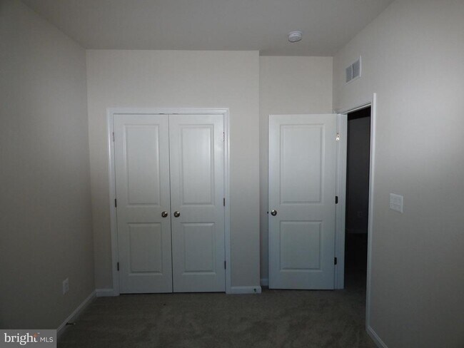 Building Photo - 2583 Hopton Ln