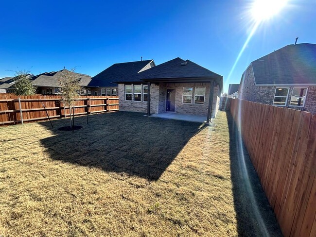 Building Photo - 1608 Purple Martin Dr