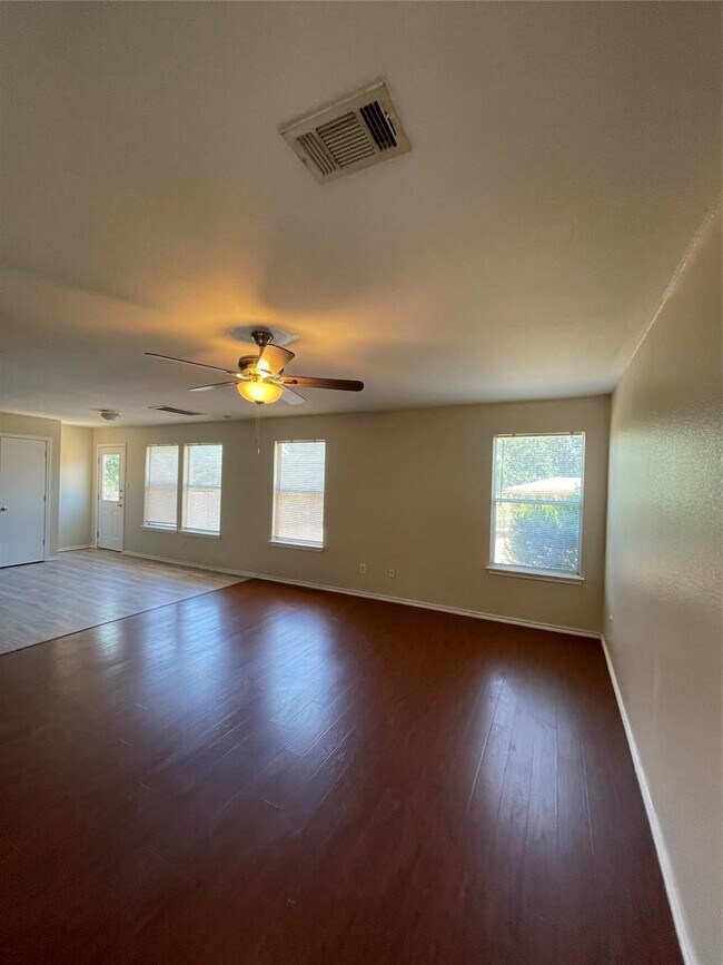 Building Photo - 11816 Plains Valley Dr