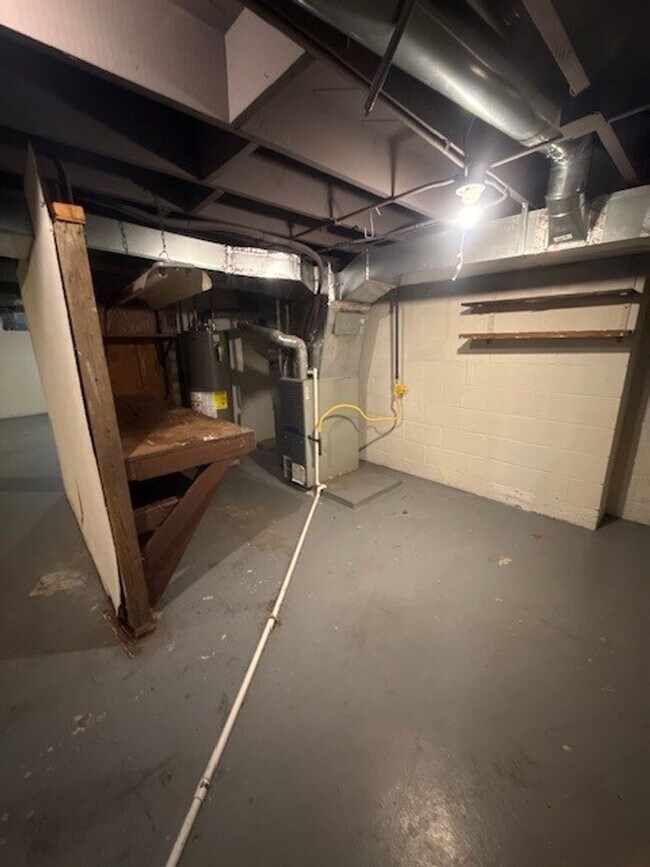 Building Photo - Charming 3-Bedroom Home Near Kenosha Dream Park