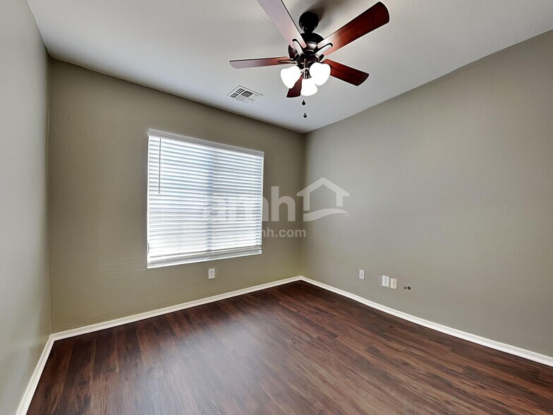 Building Photo - 14832 N 124th Ln