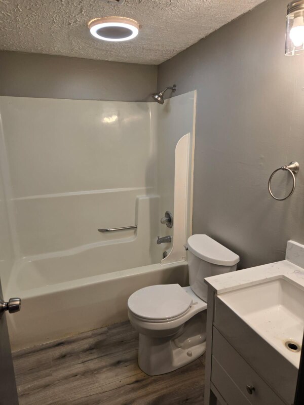 Building Photo - 573 Irving Wick Dr E