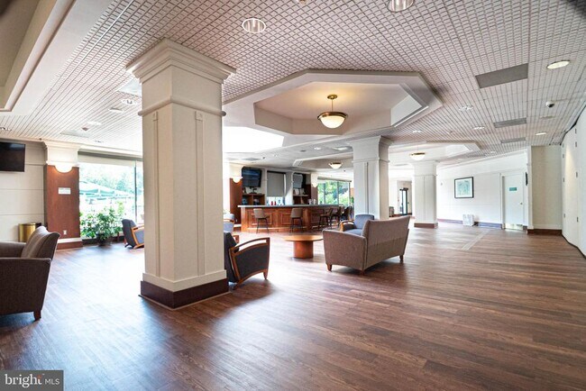 Building Photo - 205 Yoakum Pkwy