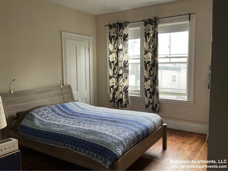 Building Photo - 74 Aldie St