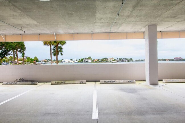 Building Photo - 8041 Sailboat Key Blvd S