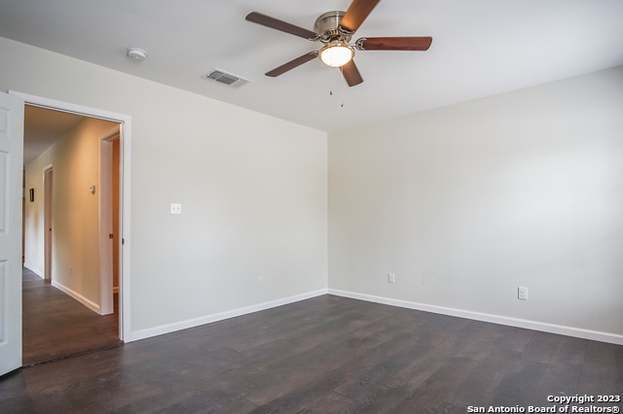 Building Photo - 303 Victor St