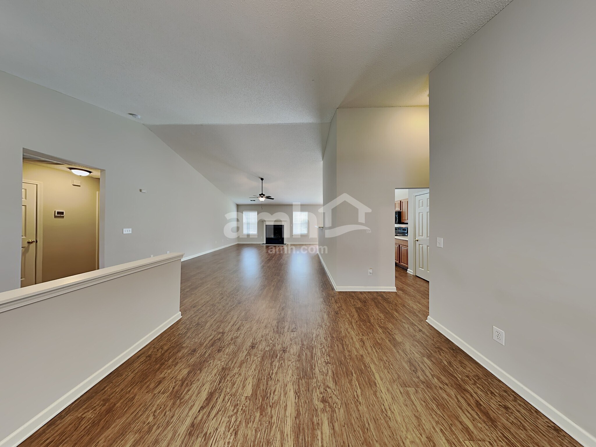 Building Photo - 4009 Edgeview Dr