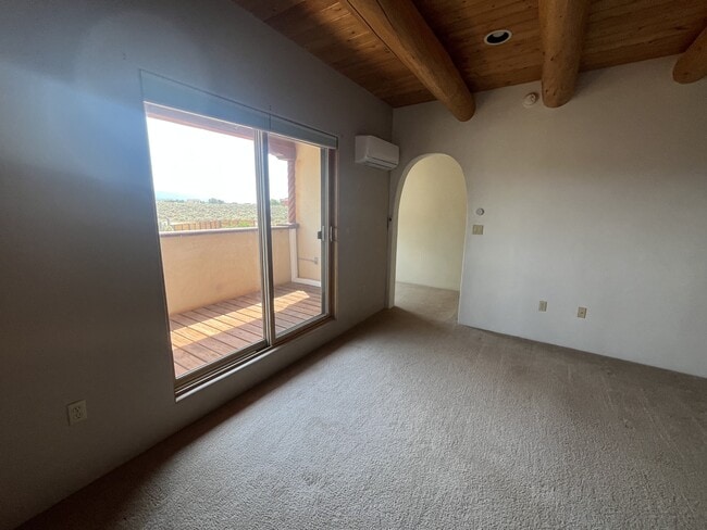 Building Photo - 70 Camino de los Arroyos