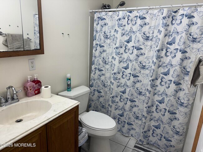 Building Photo - 6 Northrup Dr