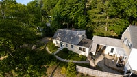 Building Photo - 5 Hillside Ave