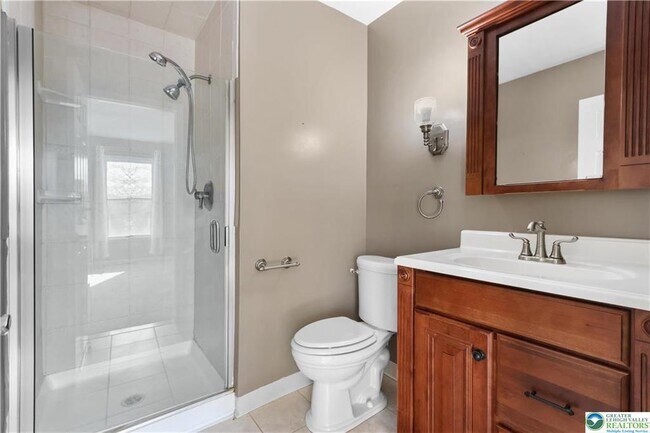 Building Photo - 1885 Redwood Dr