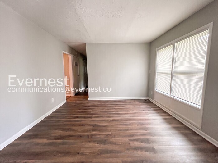 Building Photo - 4435 Lincolndale Dr