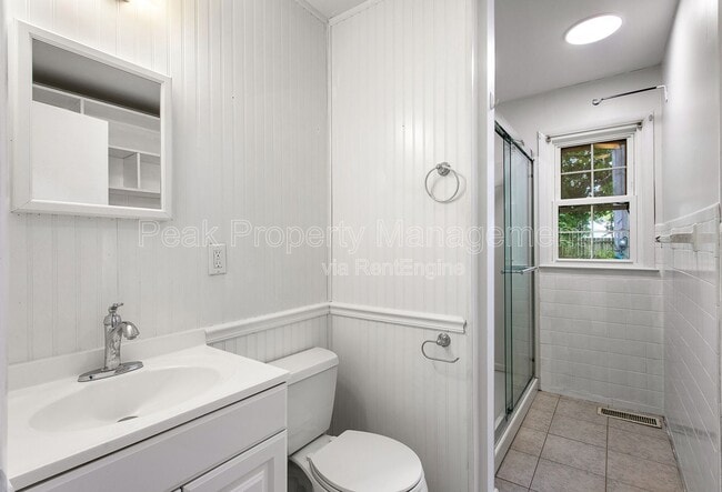 Building Photo - 200 N Grove Ave