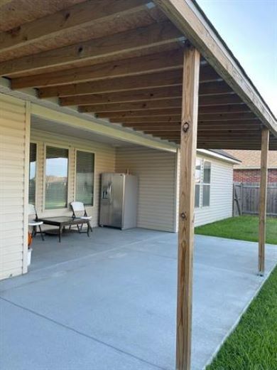 Building Photo - 440 Lakeshore Vlg E