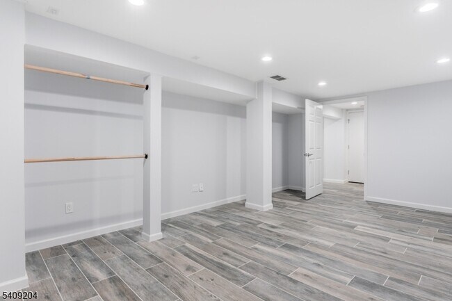 Building Photo - 111 Patriots Rd