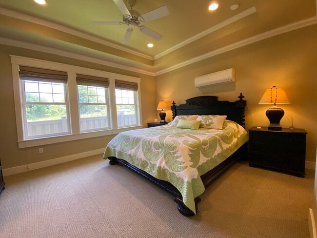 Building Photo - For Rent: Gorgeous 3 Bed, 2 Bath Custom Home & Large Lanai