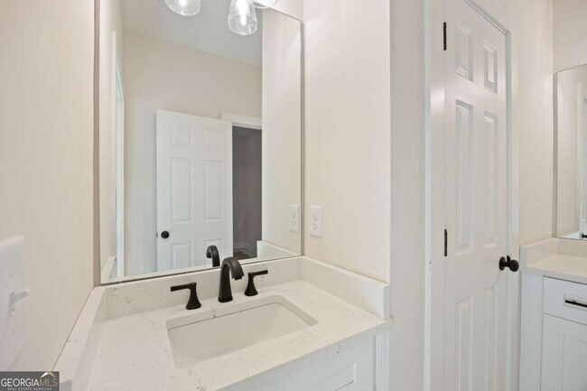Building Photo - 360 Ansley Dr