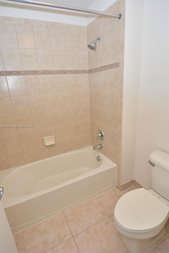 Building Photo - 4648 56th Ln