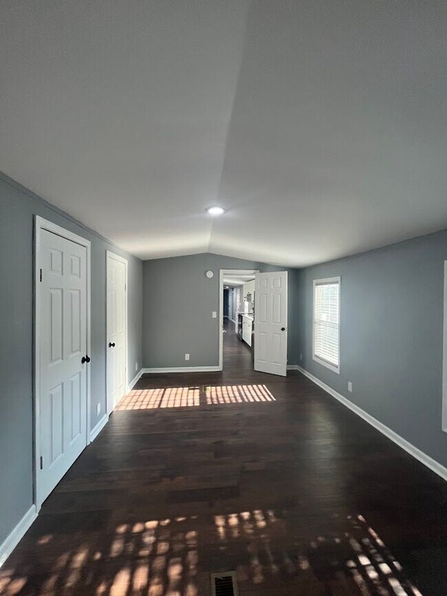 Building Photo - 5627 Hardwick Ln