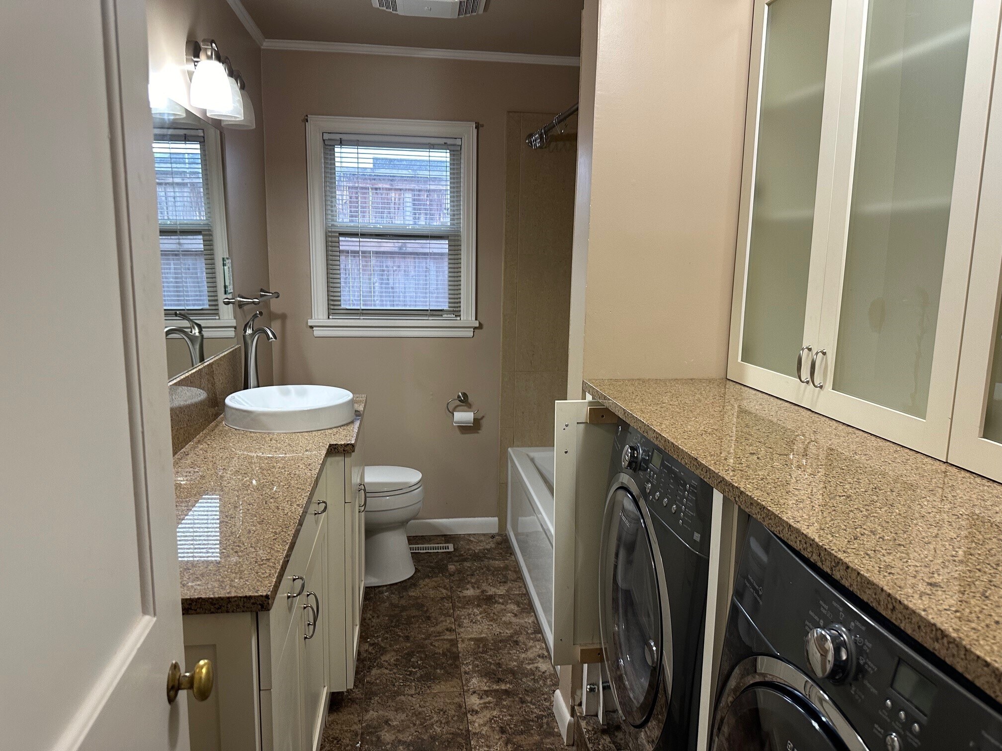 shared bath - 3235 S Troost Ave