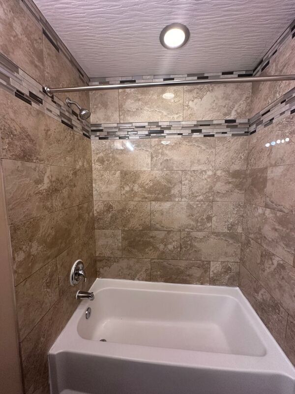 Building Photo - 431 E 14th Ave