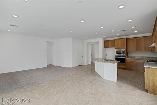 Building Photo - 10 Sun Lily Ln