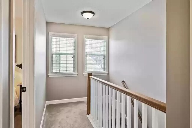 Building Photo - Upton