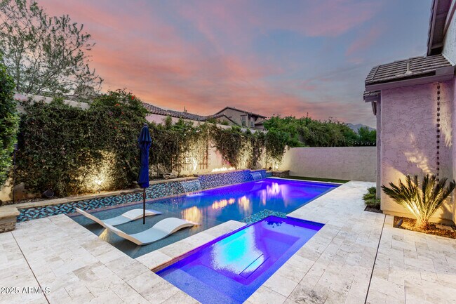 Building Photo - 9250 E Via De Vaquero Dr