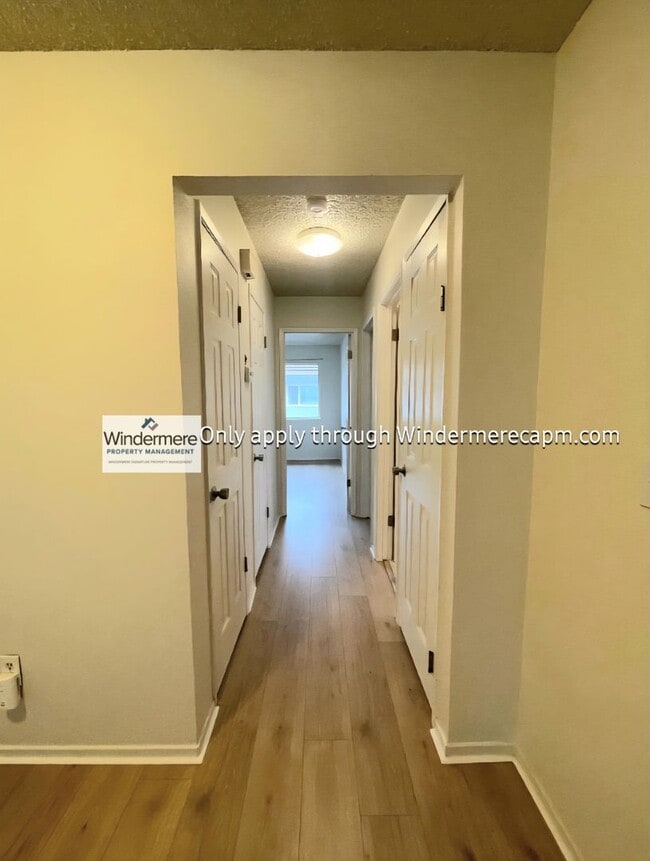 Building Photo - Delightful 2 Bedroom Condo- Available Now! -W/S/T included in rent!