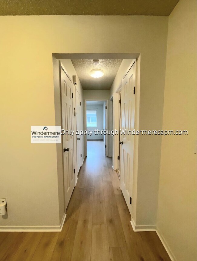 Building Photo - Delightful 2 Bedroom Condo- Available Now!