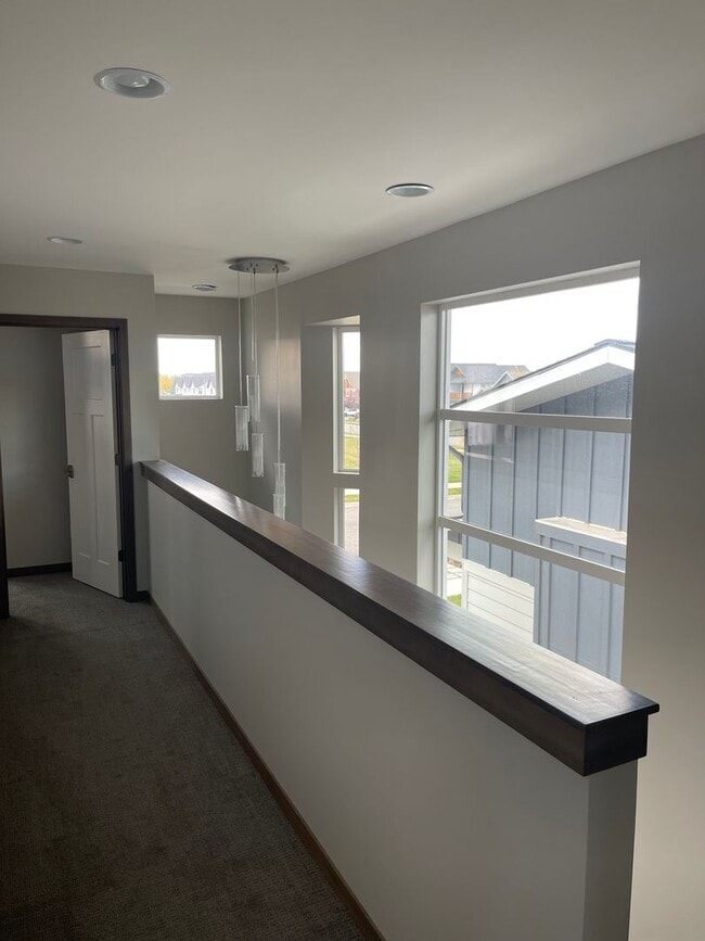 Building Photo - 1078 Oak Park Dr