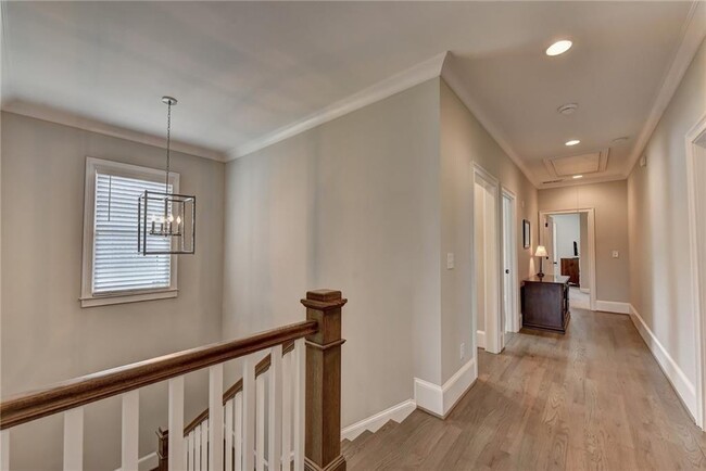 Building Photo - 1099 Wright Ave NE