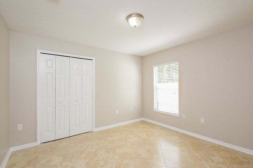 Building Photo - 16945 Corner Bay Ct