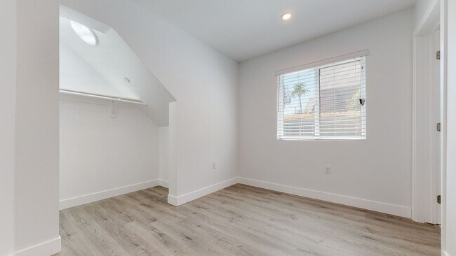 Building Photo - 1435 Westmoreland Ave