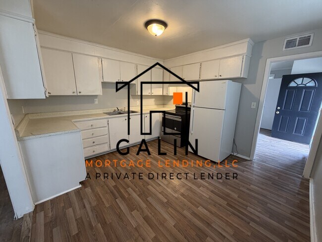 Building Photo - 8 Del Mar Cir