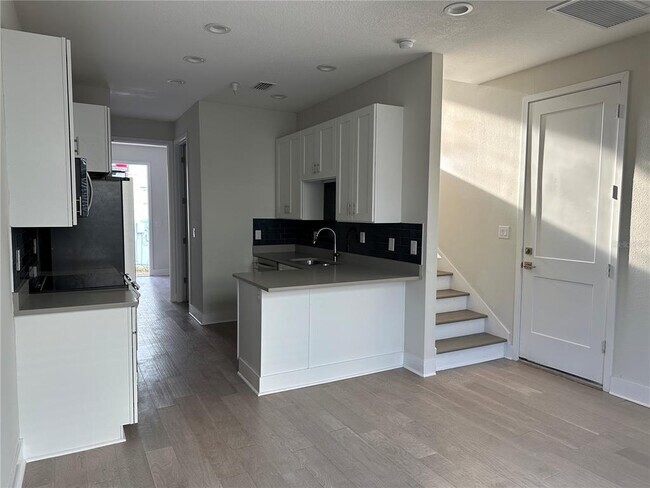 Building Photo - 837 Calla Terrace N