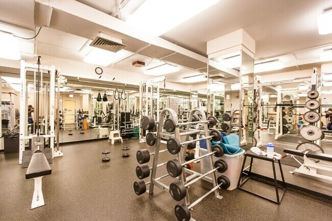 Building Photo - 1 Bedroom / 1 Bathroom in The Grand Ohio! ...