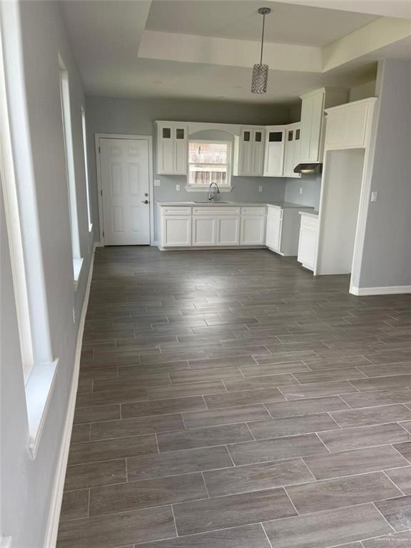 Building Photo - 11 Angus St