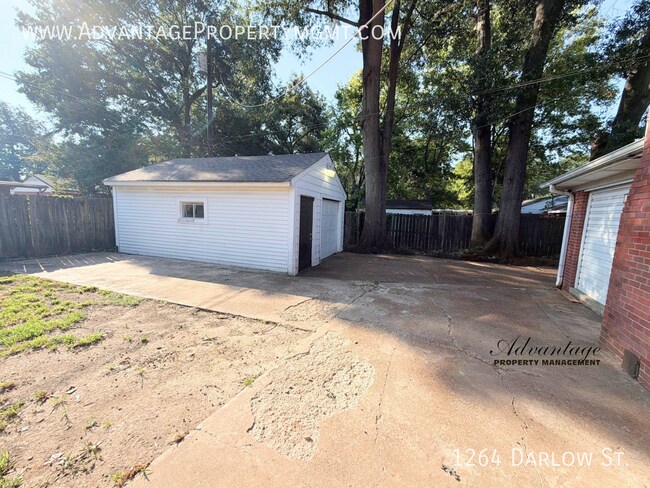 Building Photo - 1264 Darlow St
