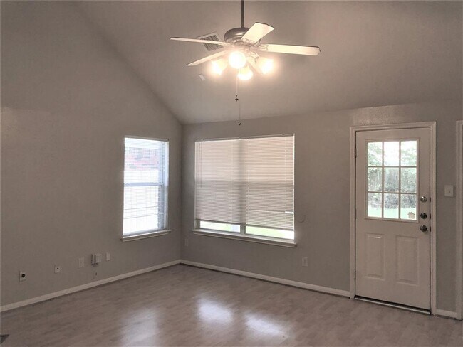 Building Photo - 6535 Silky Moss Dr