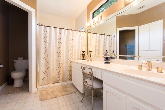 Building Photo - Beautiful 4 bedroom home in the Deerfield Subdivision