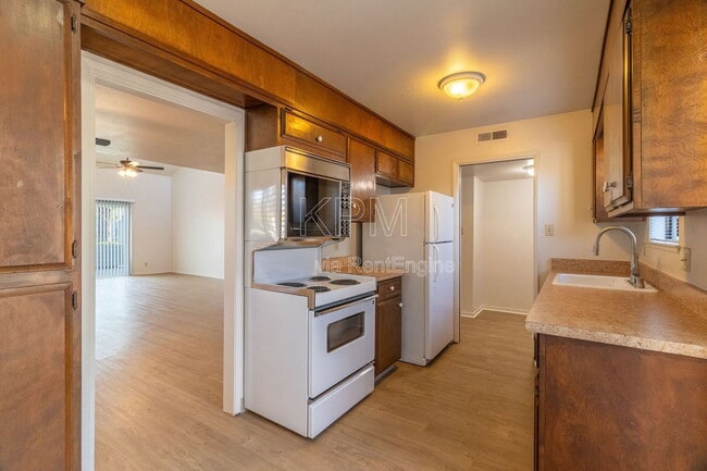 Building Photo - 3630 Mill Springs Dr