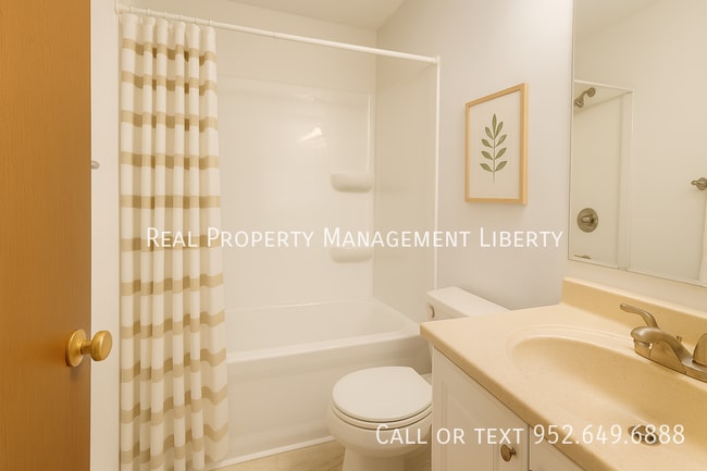 Building Photo - 15229 Bludorn Circle-