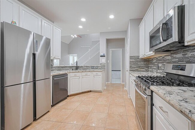 Building Photo - 7407 Golden Star Dr
