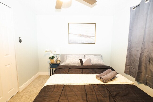 Building Photo - 3007 E 21st Ave