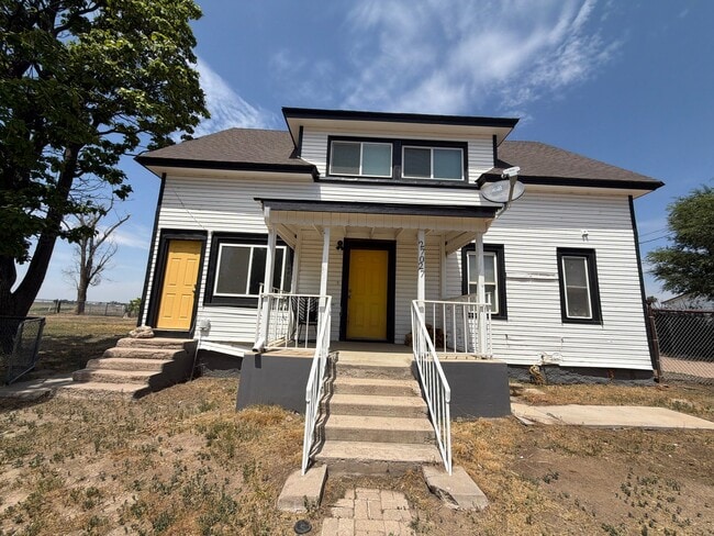 Building Photo - 27027 5th Ave