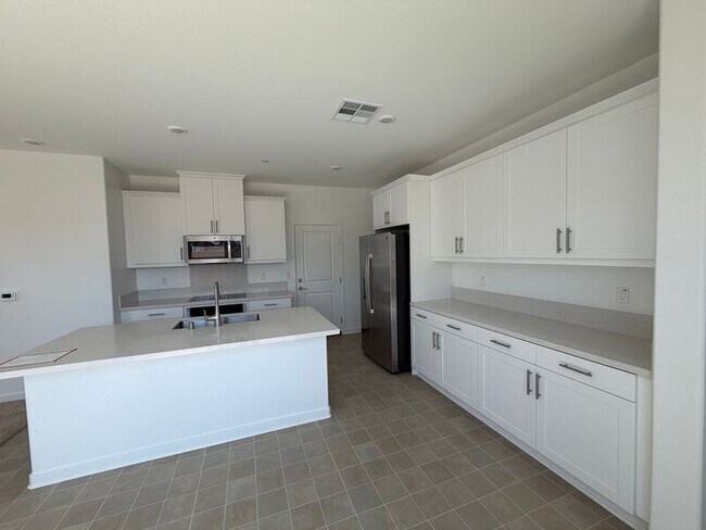 Building Photo - 36549 Altisima Dr